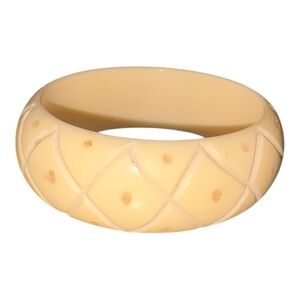 Vintage Cream Carved Resin Bangle Bracelet Crisscross Dot Pattern J16